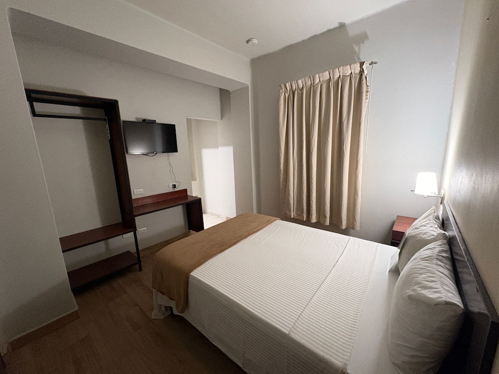 Hotel Plaza Del Arco Express 22/65