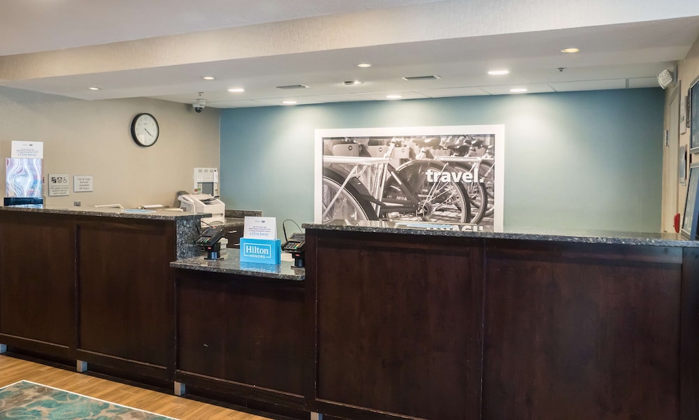 Hampton Inn Lakeland 6/44