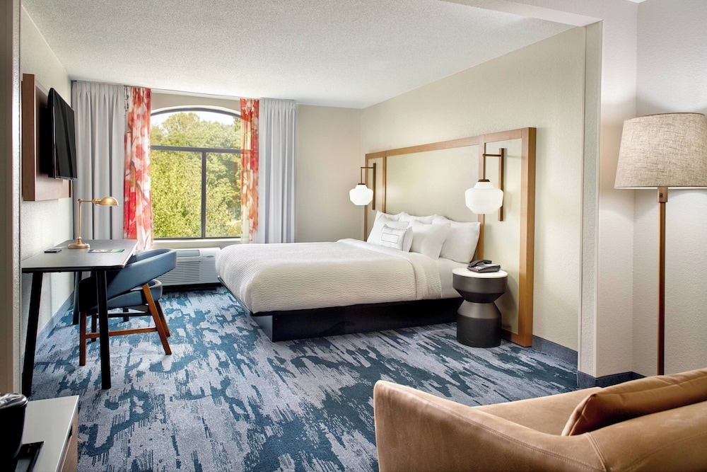 ROOM, KING BED, SOFA