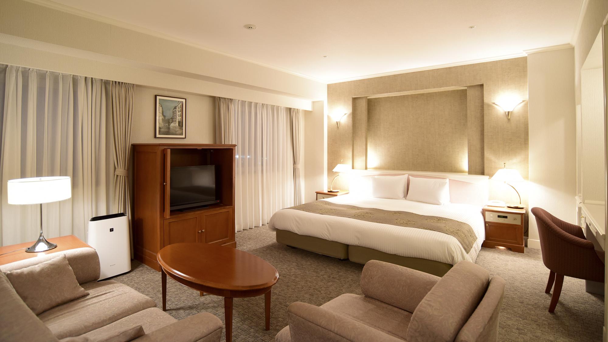 Royal, Deluxe, Suite, Double Bed, Mountain View