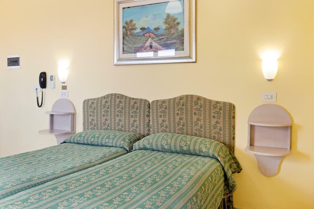 Hotel Carmencita 33/52