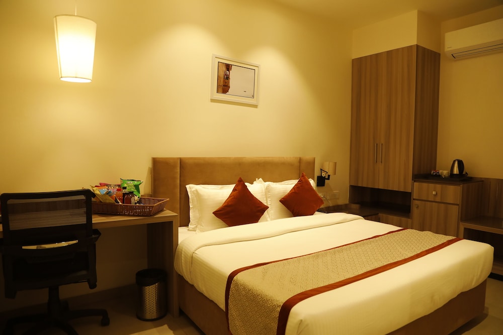 Hotel The Royal Vista 13/50