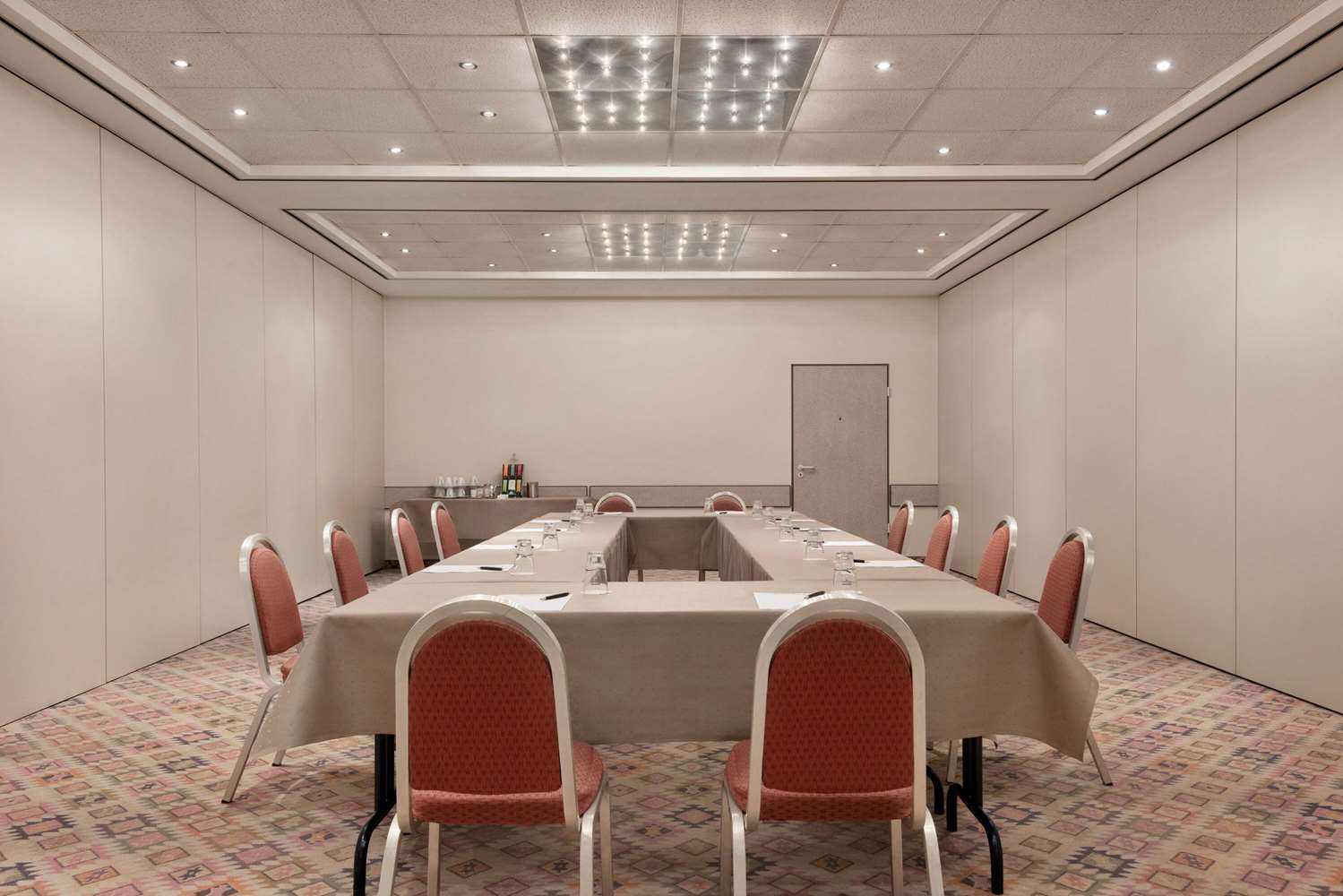 Ramada By Wyndham Bottrop 14/18