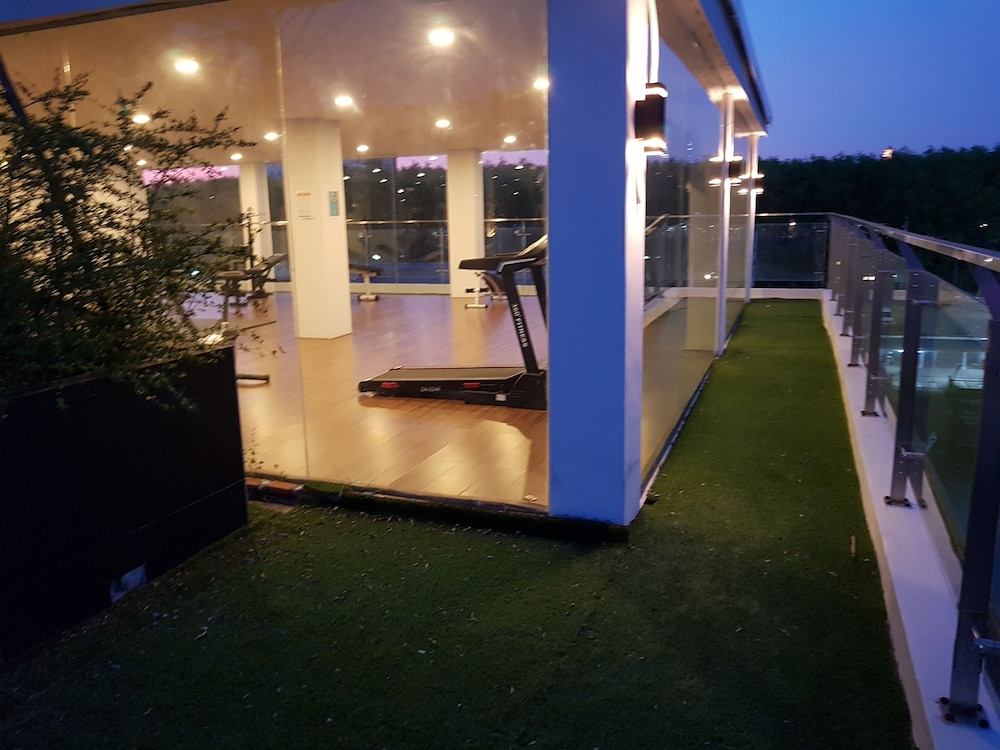 The Vista Hotel 1/47