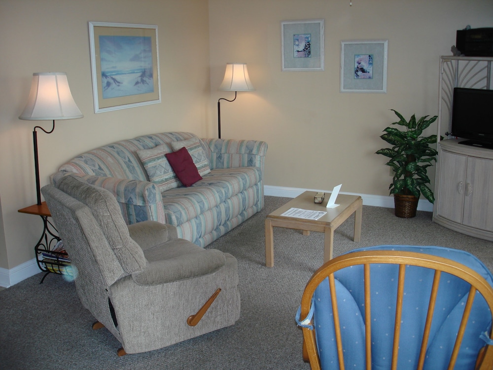 Myrtle Beach Resort by Beach Vacations 61/79