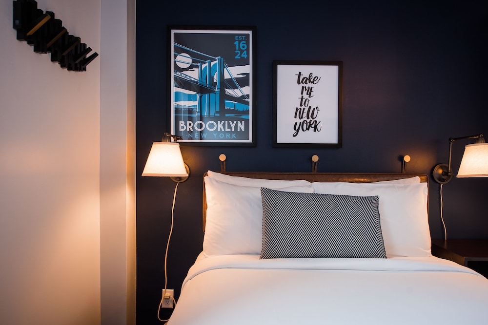 Hotel 373 38/47