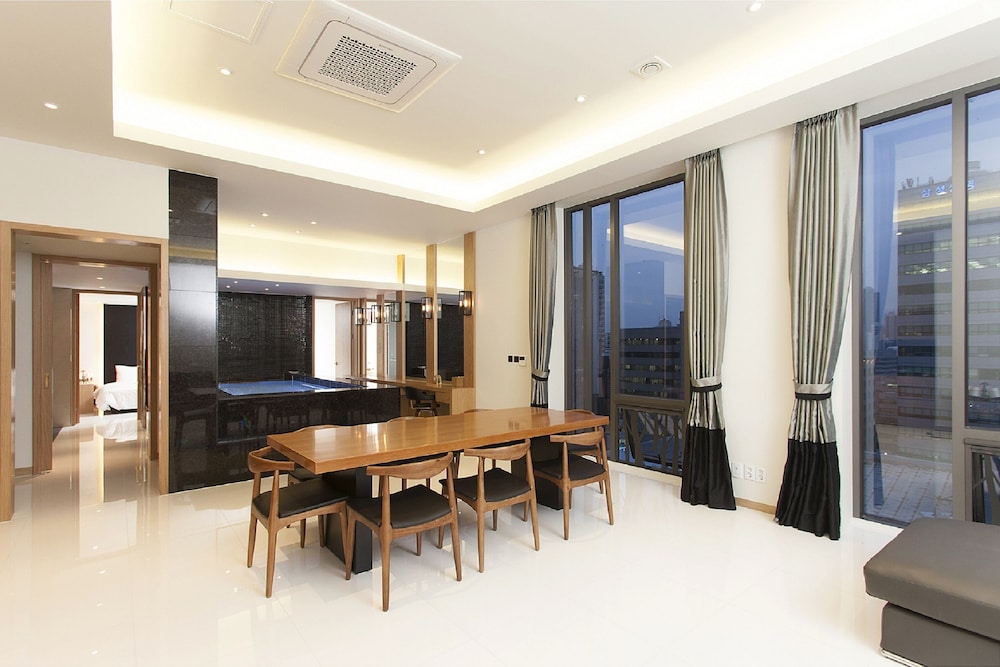 Hotel Grammos 35/43