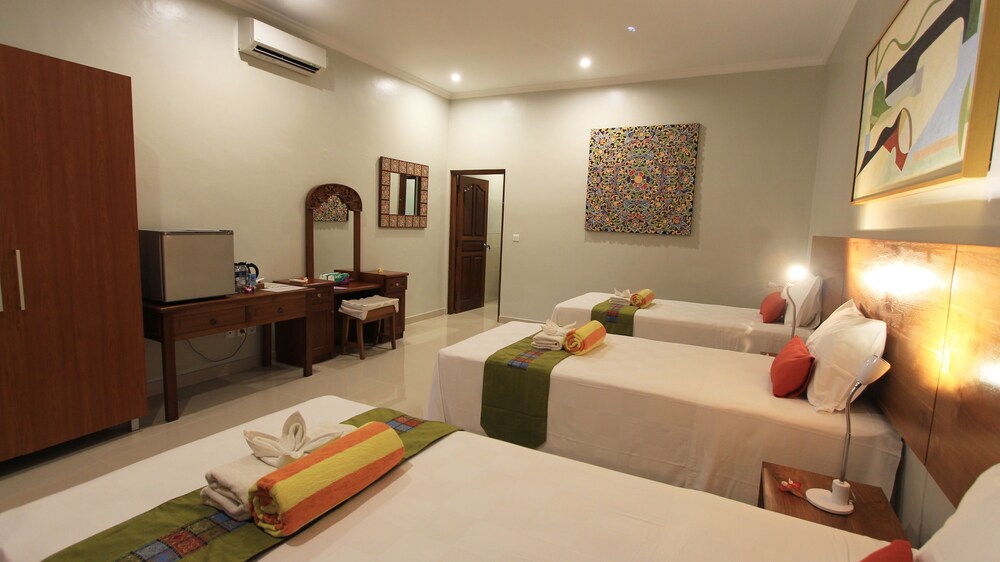 POINCIANA RESORT 33/75