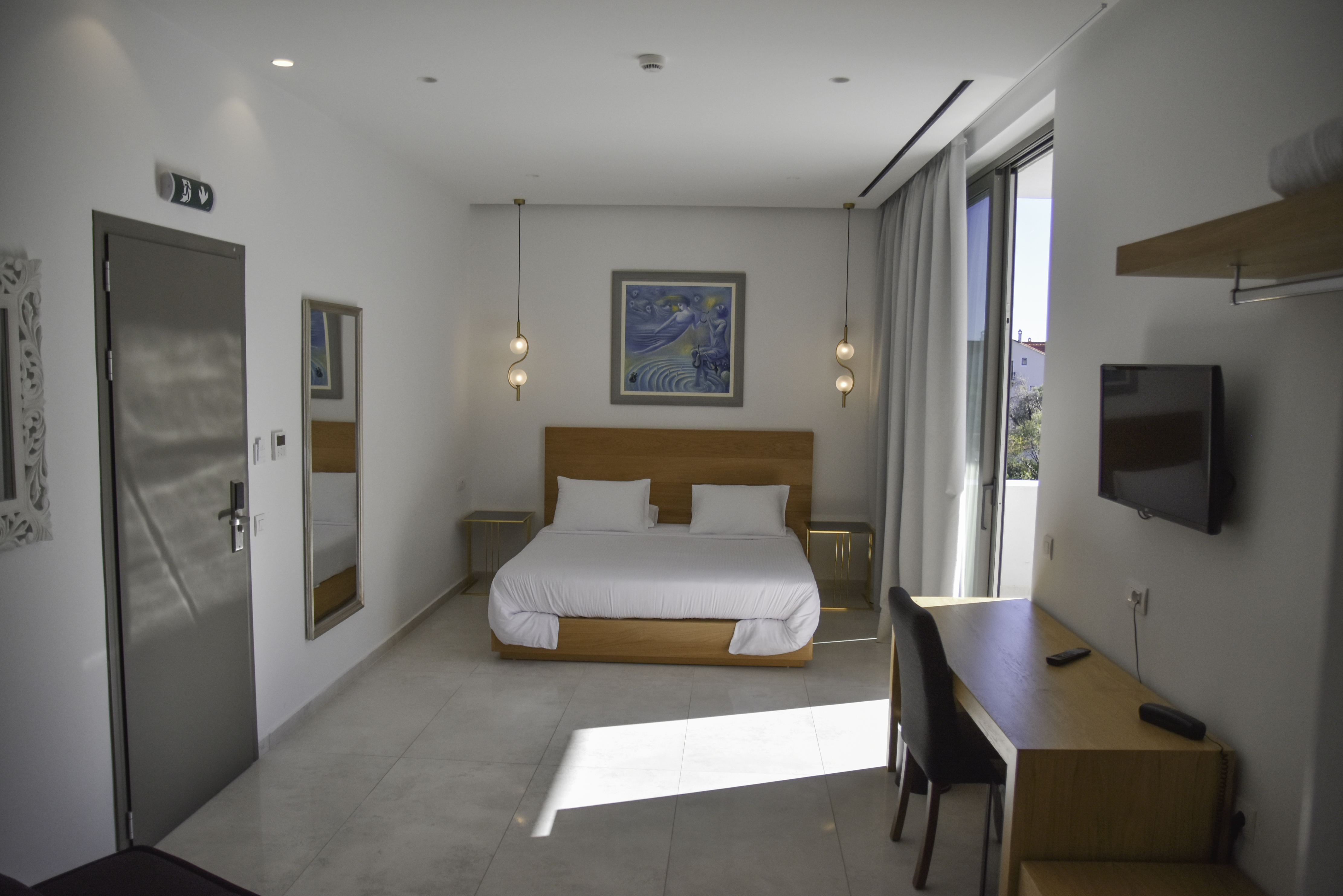DELUXE, SUITE