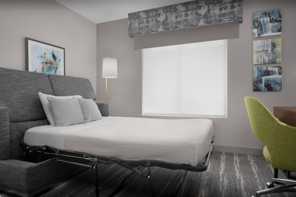 Study, King Bed, Sofa، Hampton Inn Ithaca 8/10