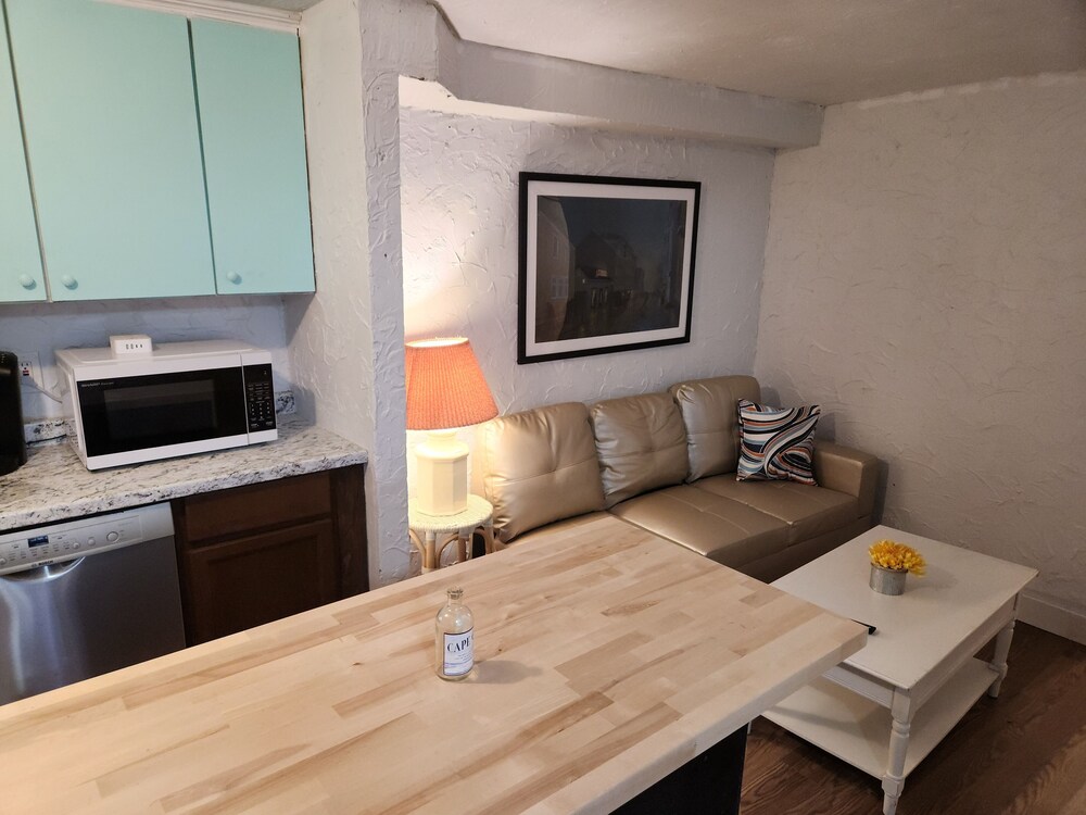 Jonathan Edwards Motel 57/65