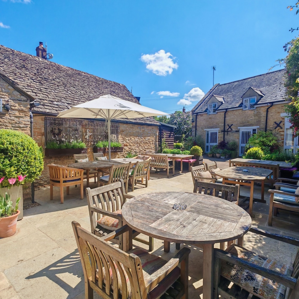 The White Horse Inn 42/62