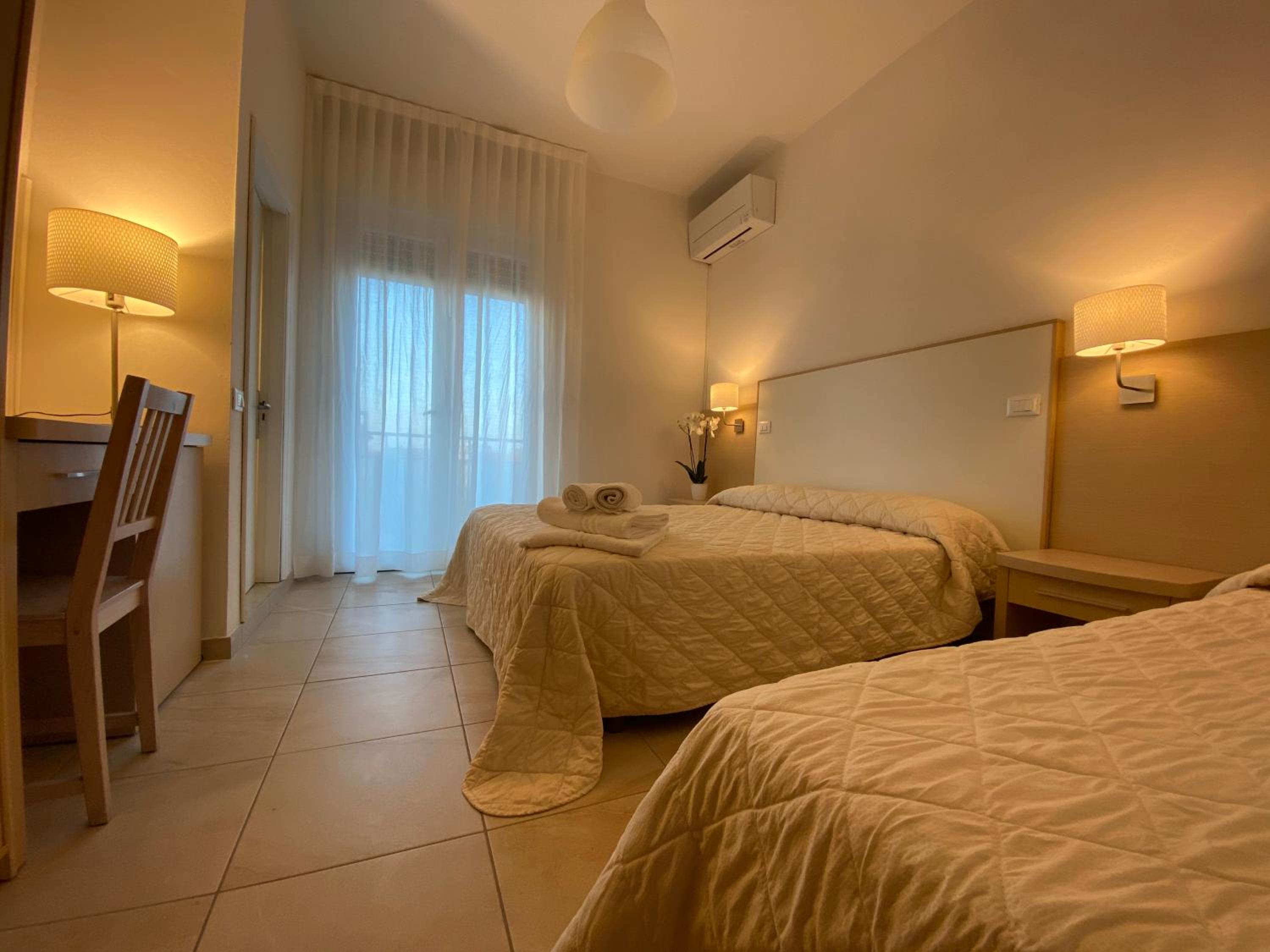 Standard, Triple, Side Sea View