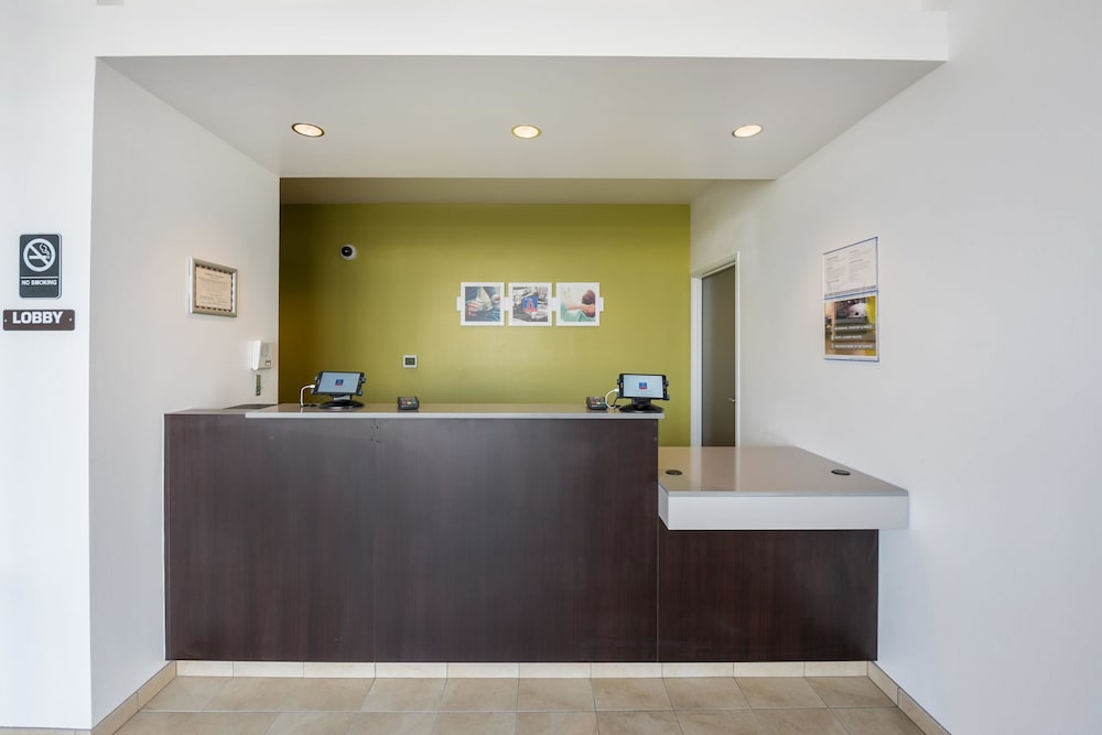 Lobby at Studio6 Mccarran, NV - Sparks - Tahoe - Reno Industrial Center, SPARKS - NV