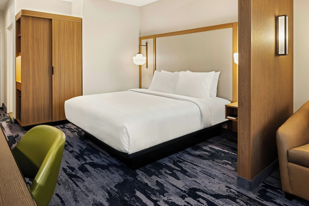 Fairfield Inn & Suites by Marriott Cedar Rapids North 17/52