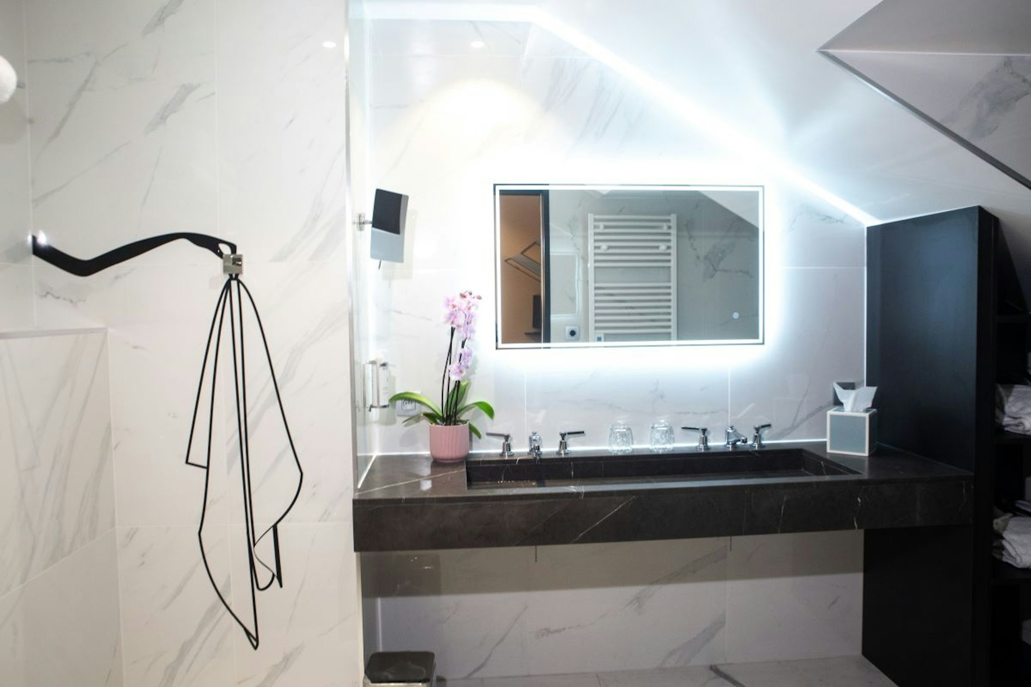 Hotel Dress Code And Spa 58/58