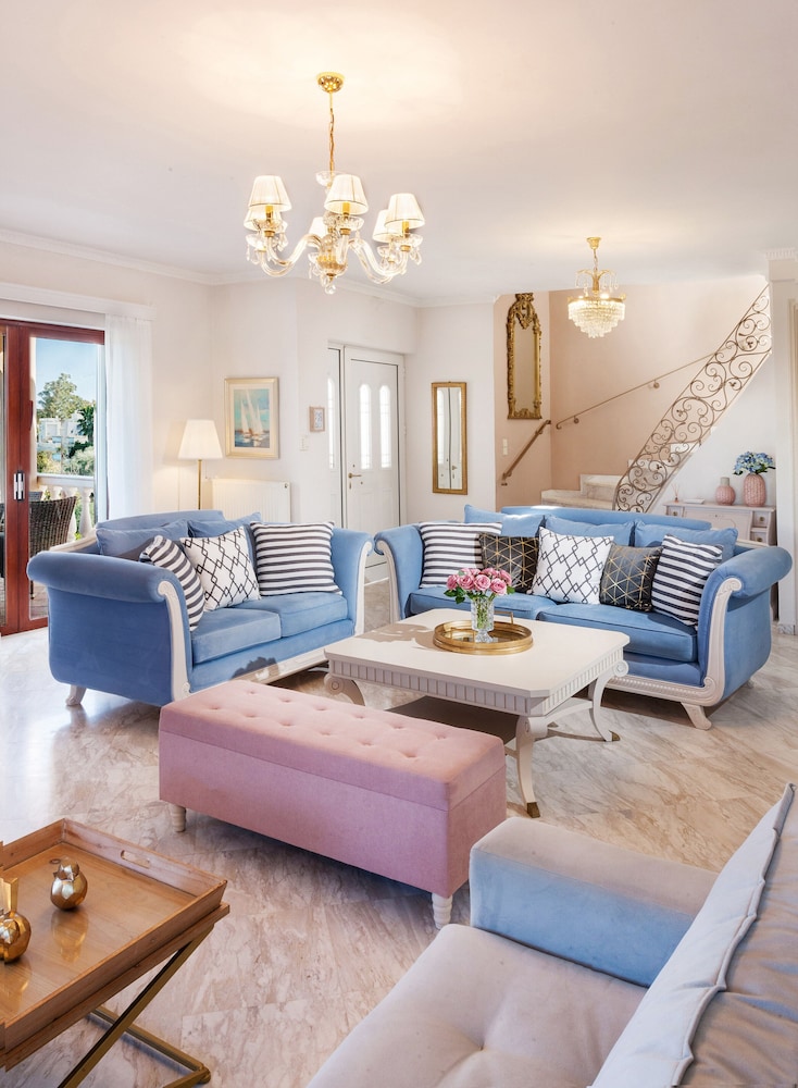 Villa Vanelia Mare 18/35