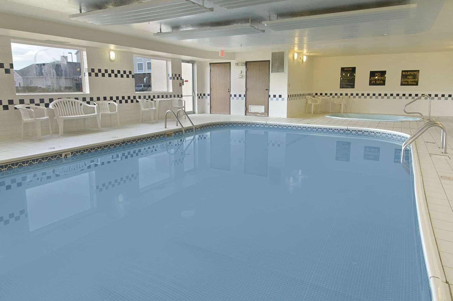 Days Inn & Suites by Wyndham Fargo 19th Ave/Airport Dome 16/26
