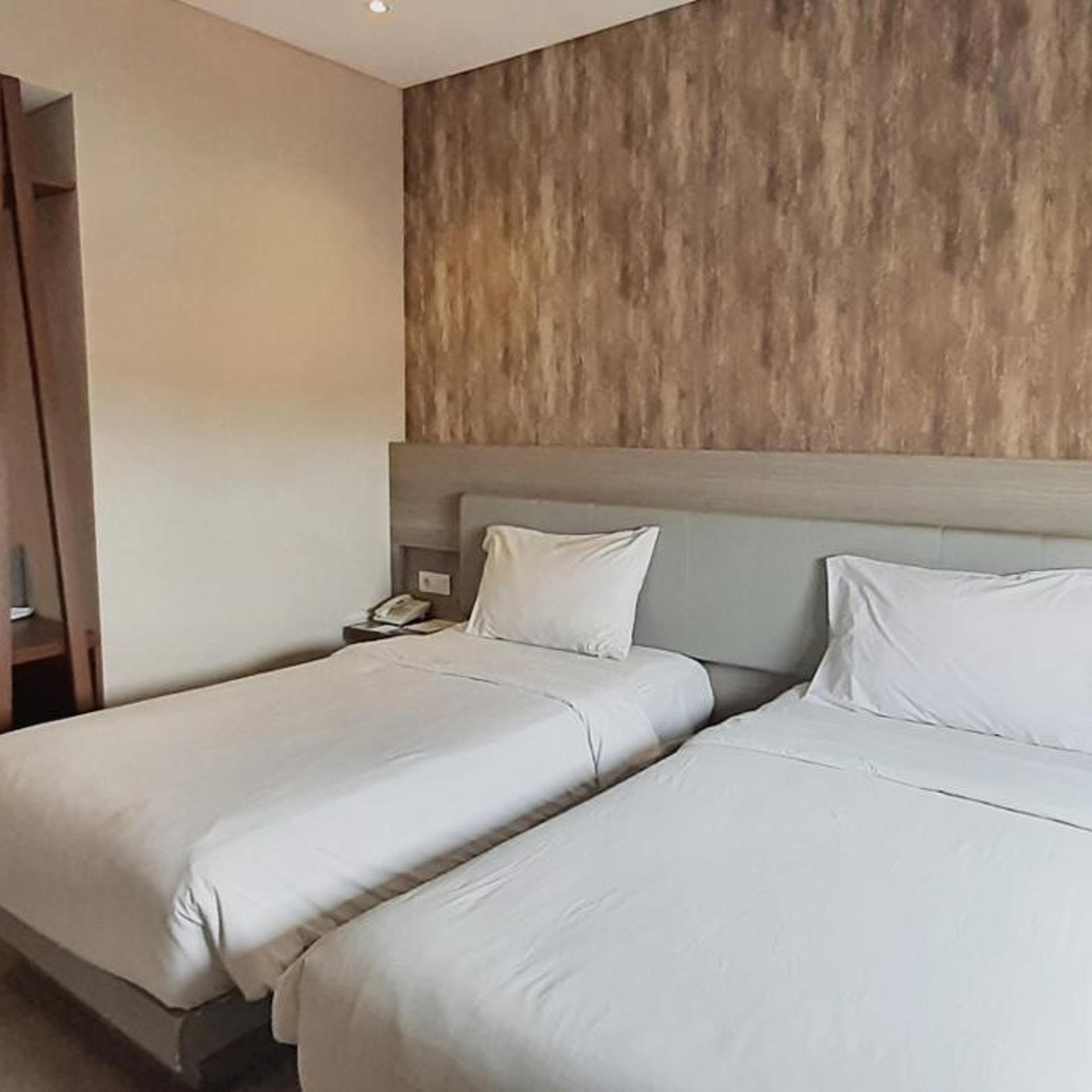 Lynn Hotel Serang 20/43