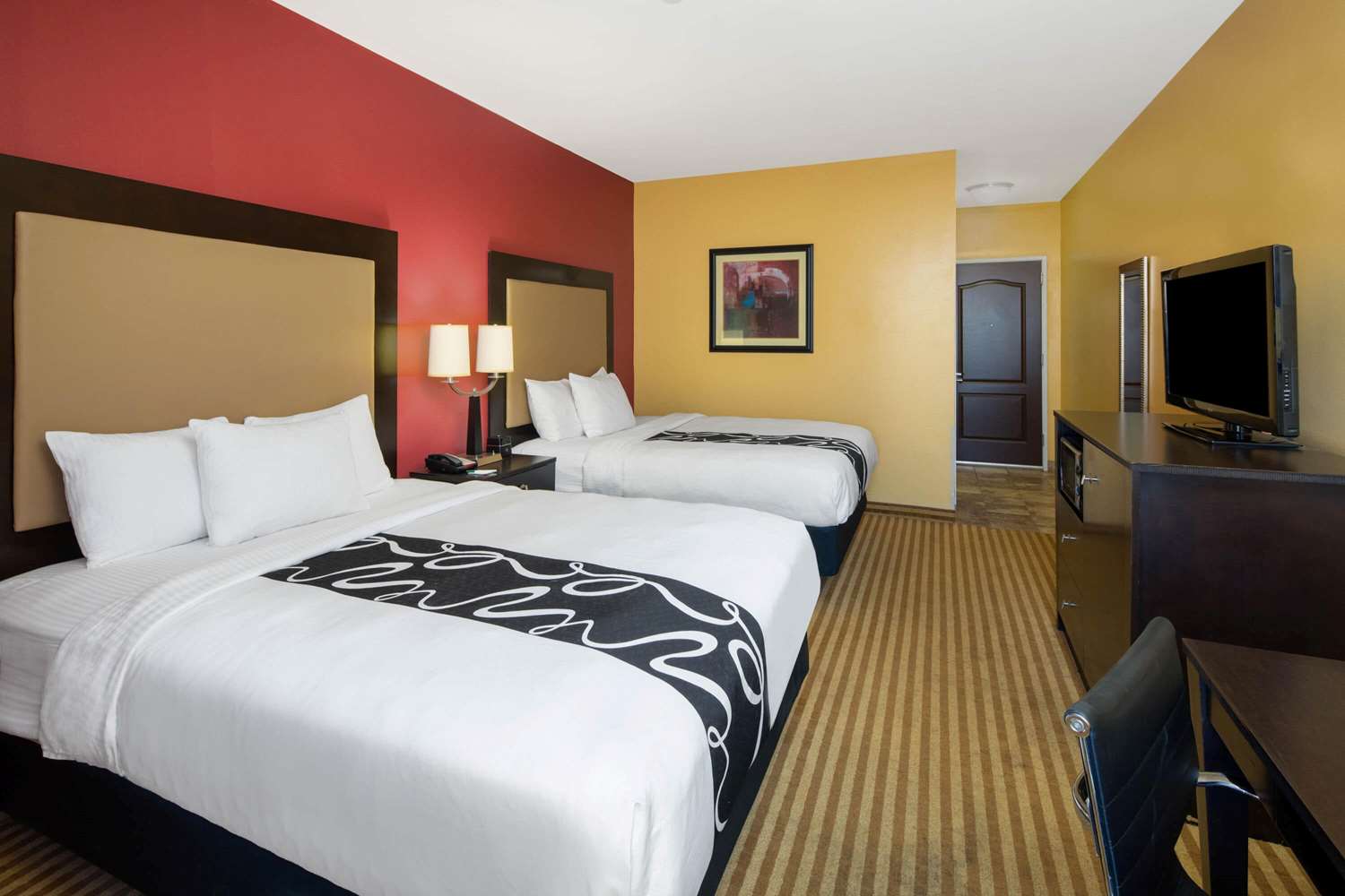 La Quinta Inn and Suites by Wyndham Atlanta Union City 12/33