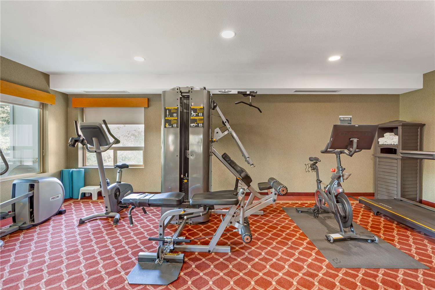 Best Western Plus Valemount Inn & Suites 34/65