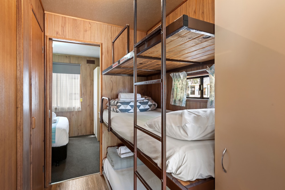 DISCOVERY PARKS - MOAMA WEST 28/32