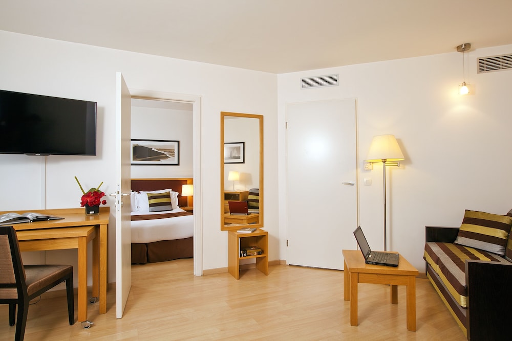 Residhome Paris Massy 41/65