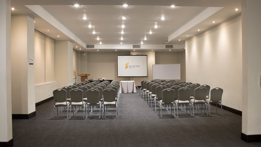 Sol de Oro Hotel And Suites 49/65