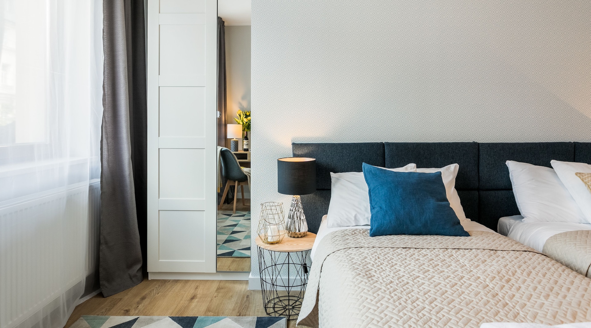 DELUXE, APARTMENT
