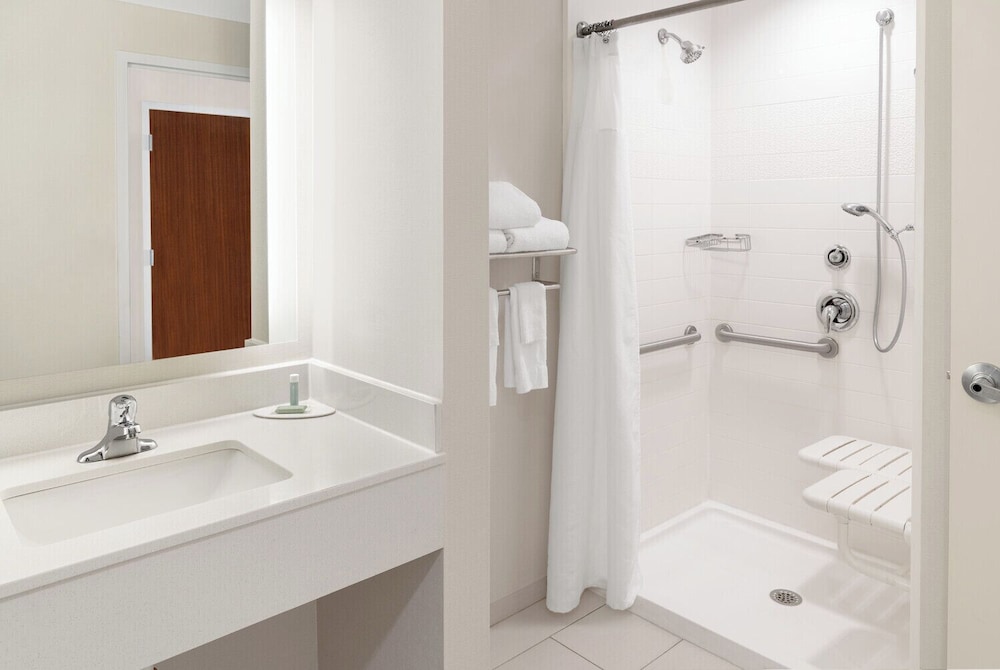 FAIRFIELD INN AND SUITES ATLANTA ACWORTH 48/50