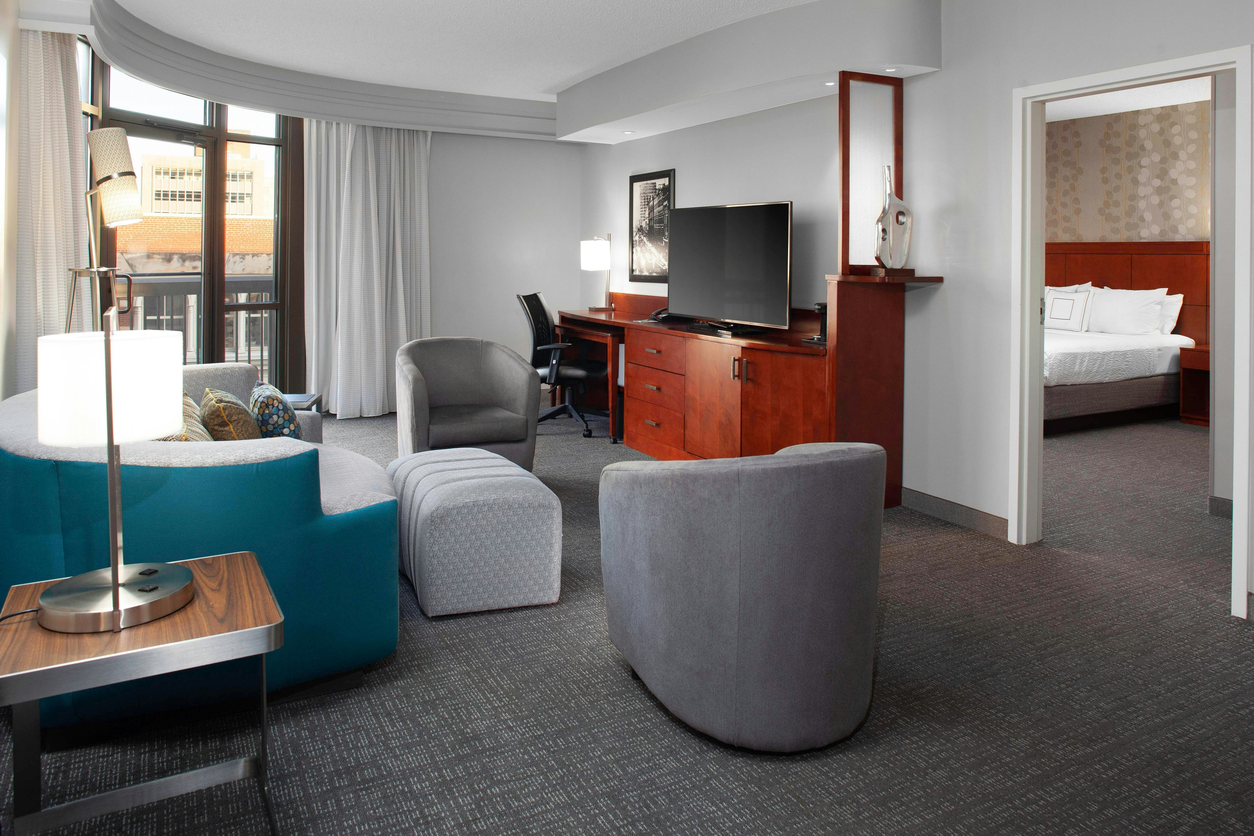 Courtyard By Marriott Downtown Memphis 15/27