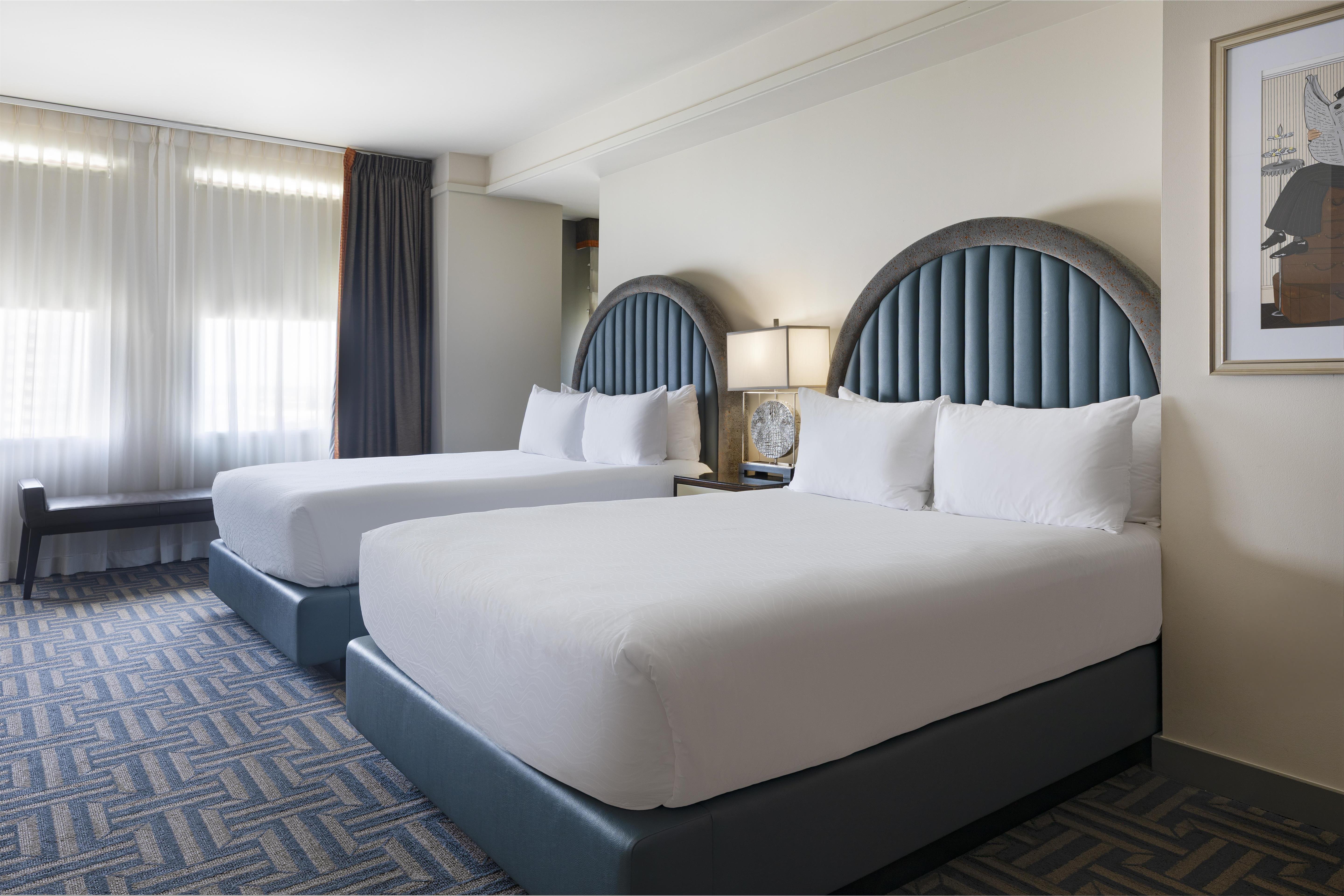 غرفة ديلوكس بسرير كوين، Colcord Hotel Oklahoma City, Curio Collection by Hilton 7/10