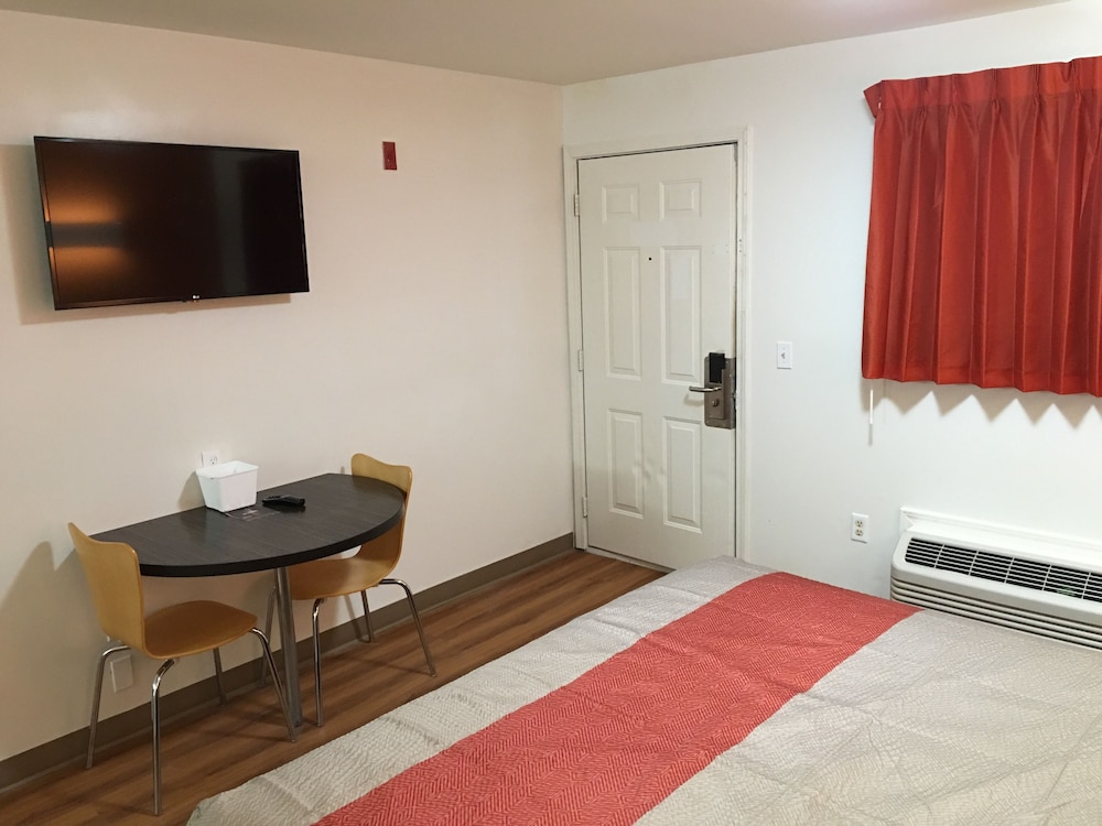 Motel6 Greenville, SC 43/60