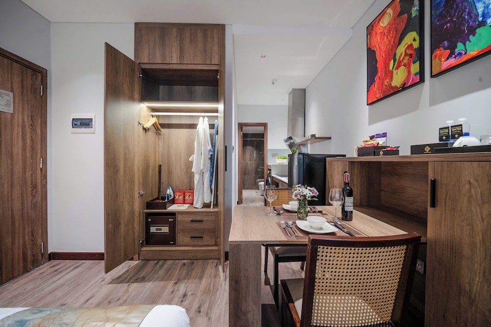 The Dream Suite 50/50
