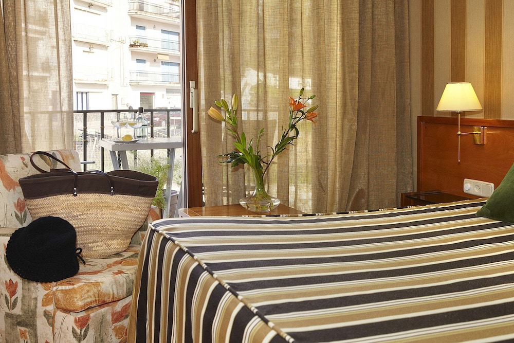 Porto Cristo Hotel 20/48
