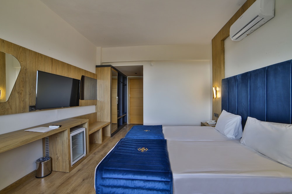 Standard, City View, Nashira City Resort Hotel 3/6