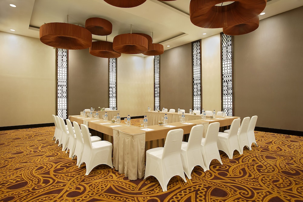 Hotel Santika Mataram 56/70