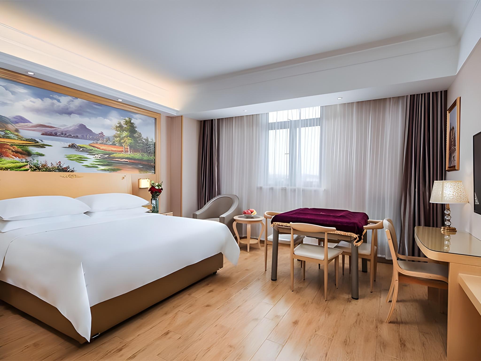 Vienna Hotel (Shanghai Hongmei South Road) 17/39