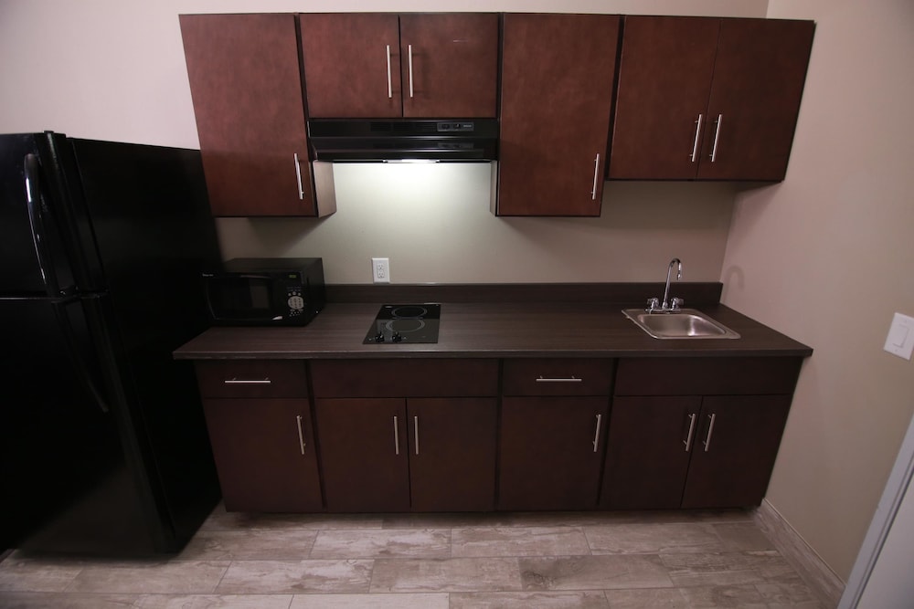 Home Inn And Suites 4/49