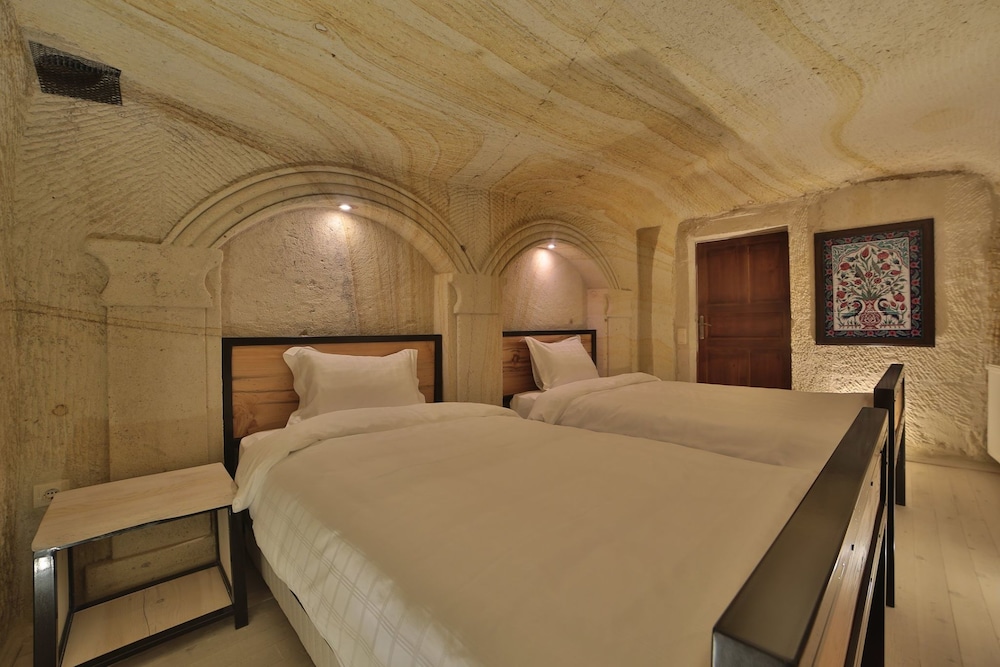 Taru Cave Suites 4/50