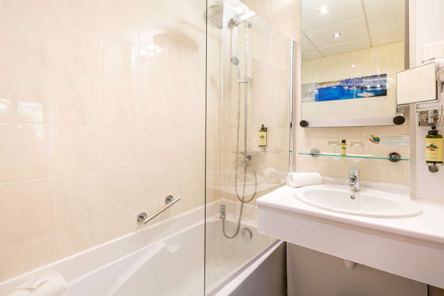 جناح جونيور، Best Western Plus La Rade 4/6