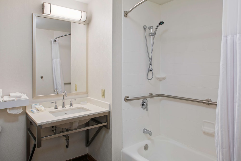 Hilton Garden Inn Bentonville Hotel 17/62
