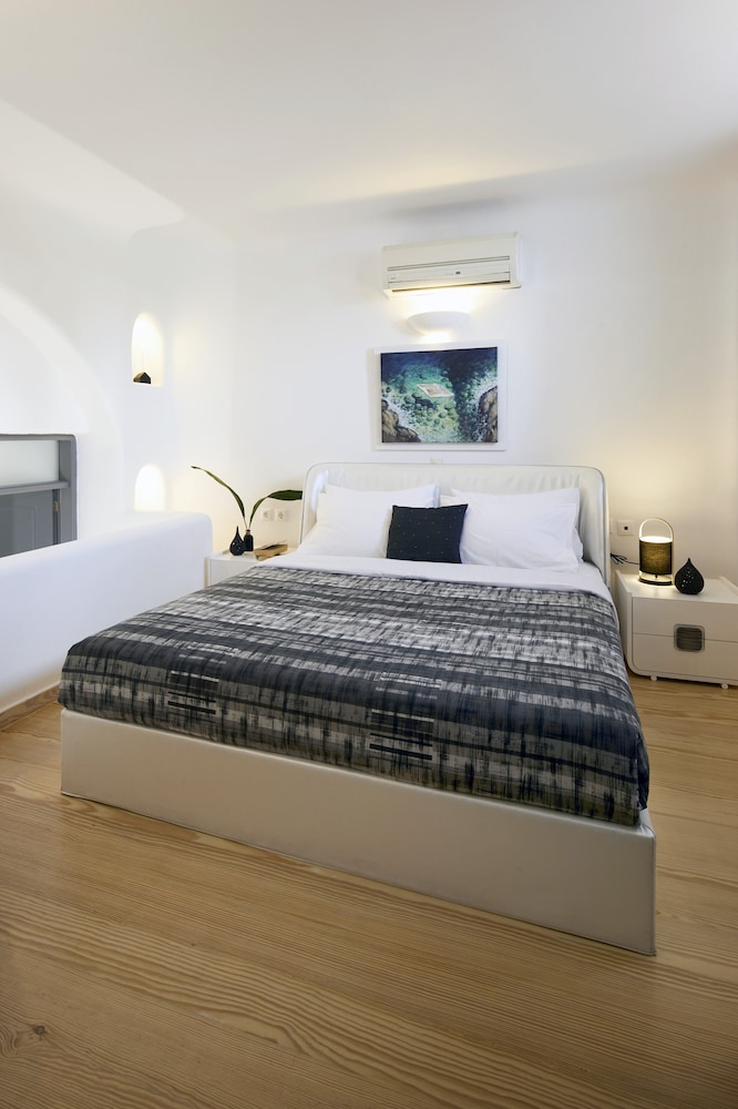 Santorini Princess Presidential Suites 13/50
