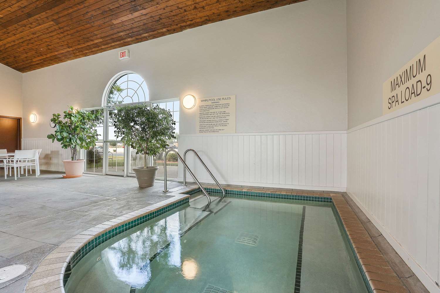 Country Inn & Suites by Radisson, Green Bay, WI 4/5