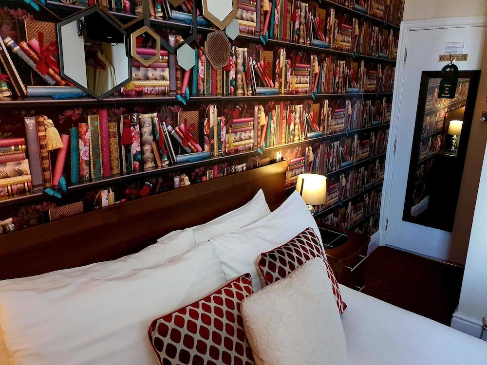 Gabrielle's Hotel 13/44