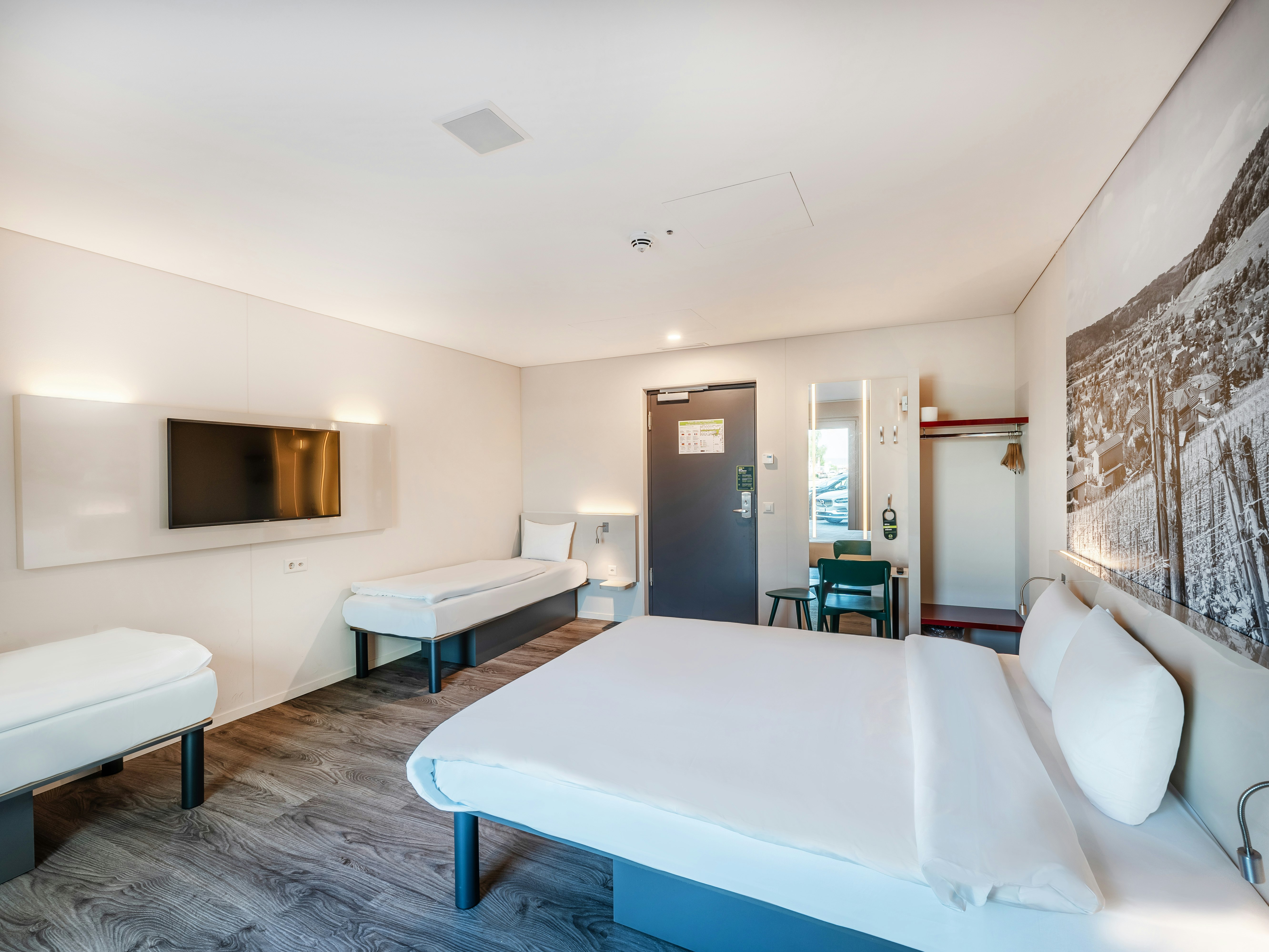 B&B Hotel Zurich Airport 19/38