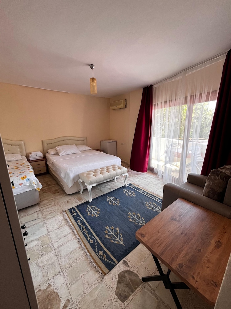 غرفة قياسية بسرير مزدوج بإطلالة على الحديقة، Selim Sultan Otel 5/10