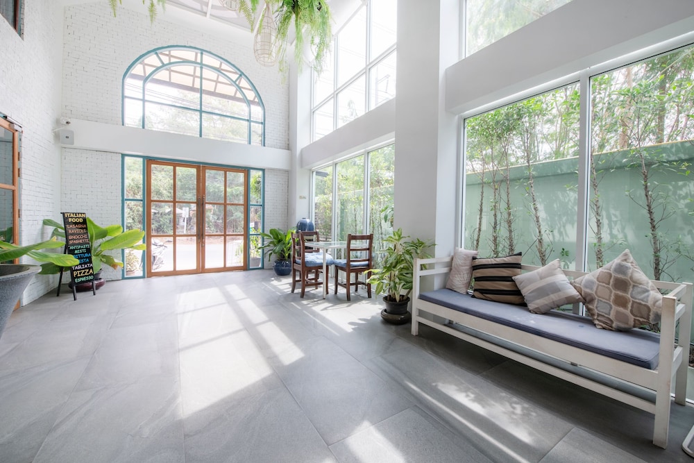 Capital O 631 Blooming Hill Boutique Suites 38/50