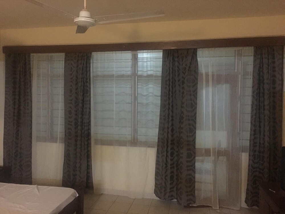 Qua Bruce Apartment 34/35