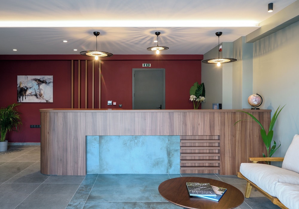 Amyntas Seafront Hotel 5/58